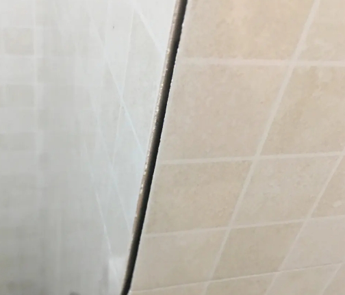 阿坝瓷砖空鼓维修公司分享阳台瓷砖脱落的修复过程可以分为以下几个步骤